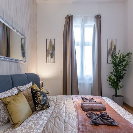 Luxurious Art Deco Apartment In The King Street Budapest Exterior foto
